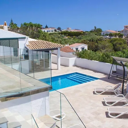 בית נופש Villaser Cala Llonga (Menorca)